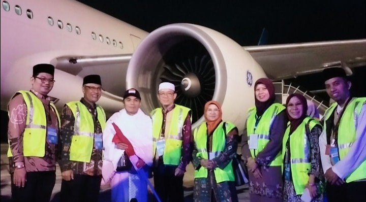 Kloter 11 Terbang Menuju Jeddah, Semoga Menjadi Haji Mabrur Dan Hajjah Mabrurah